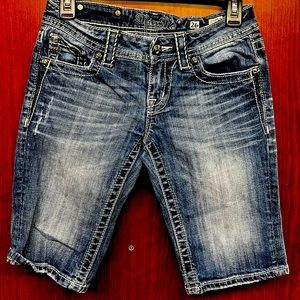 Miss Me Bermuda Women’s Shorts size 26